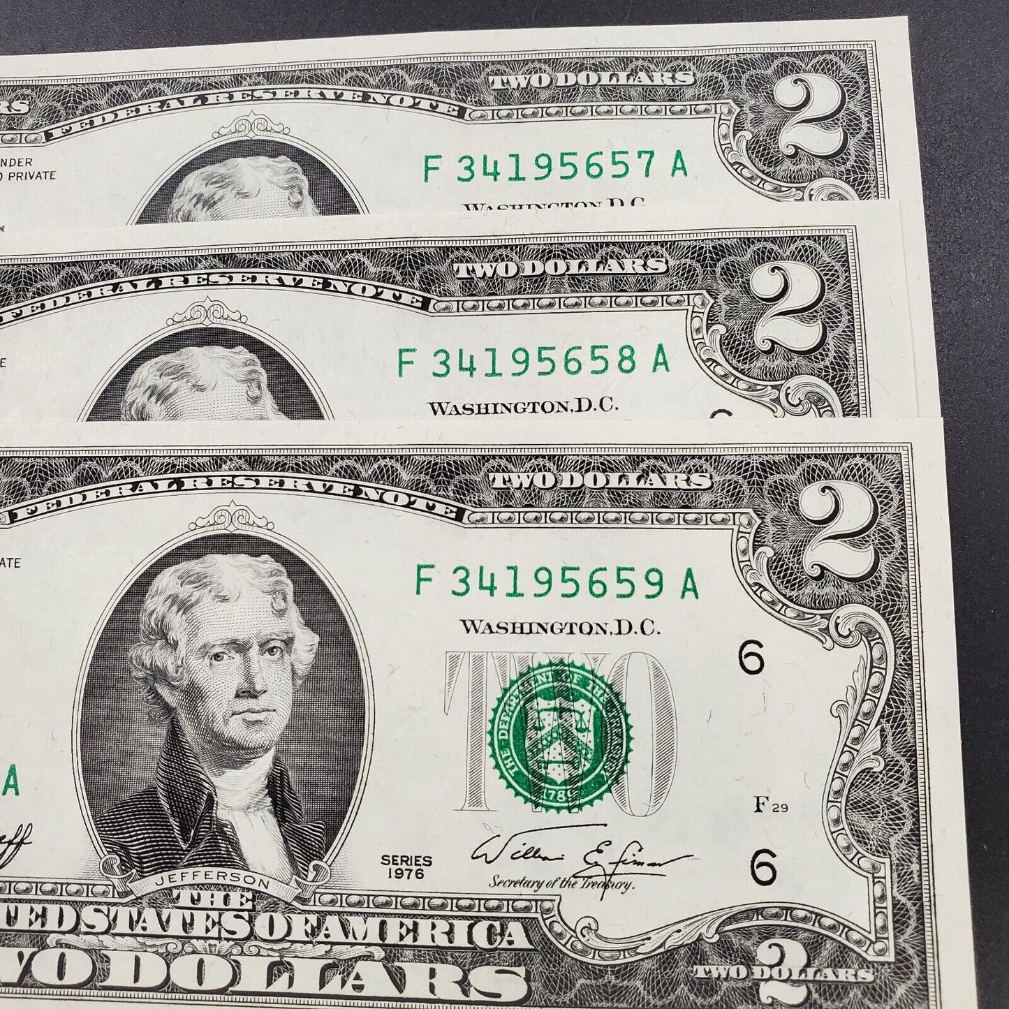 3 consecutive Note Lot 1976 $2 Bicentennial Bill Federal Reserve Note CU UNC