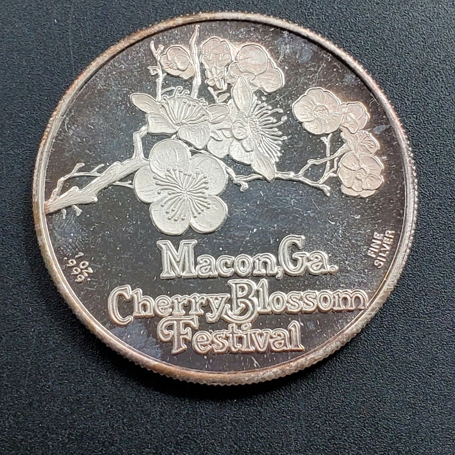 Rare Vintage MACON GEORGIA Cherry Blossom Festival 1 Troy Oz .999 Silver ROUND 2