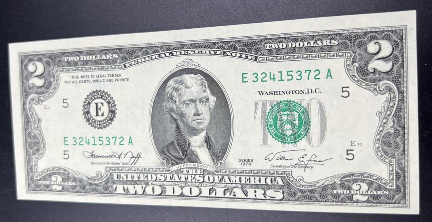 1976 $2 FRN Bicentennial Two Dollar Bill Green Seal Federal Reserve Note CH UNC