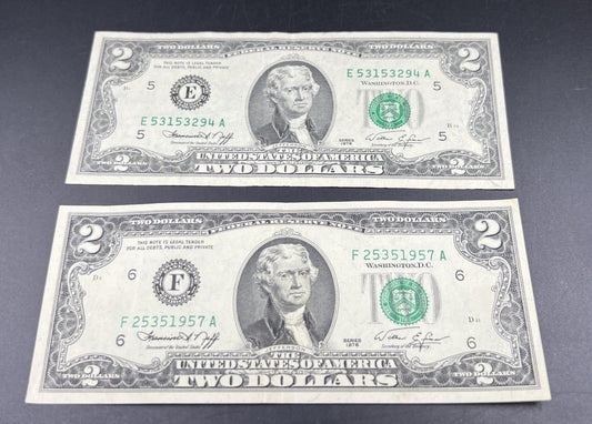 Lot of 2 1976 $2 Bicentennial Two Dollar Bills FRN Federal Reserve Notes VF Circ