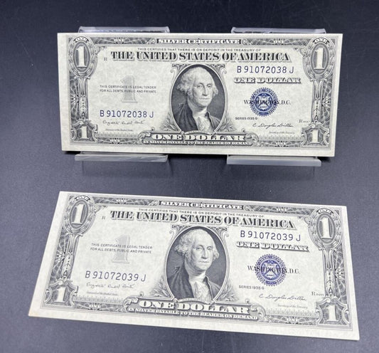 Lot of 2 Consecutive 1935 G $1 Blue Seal Silver Certificates CU UNC US Notes