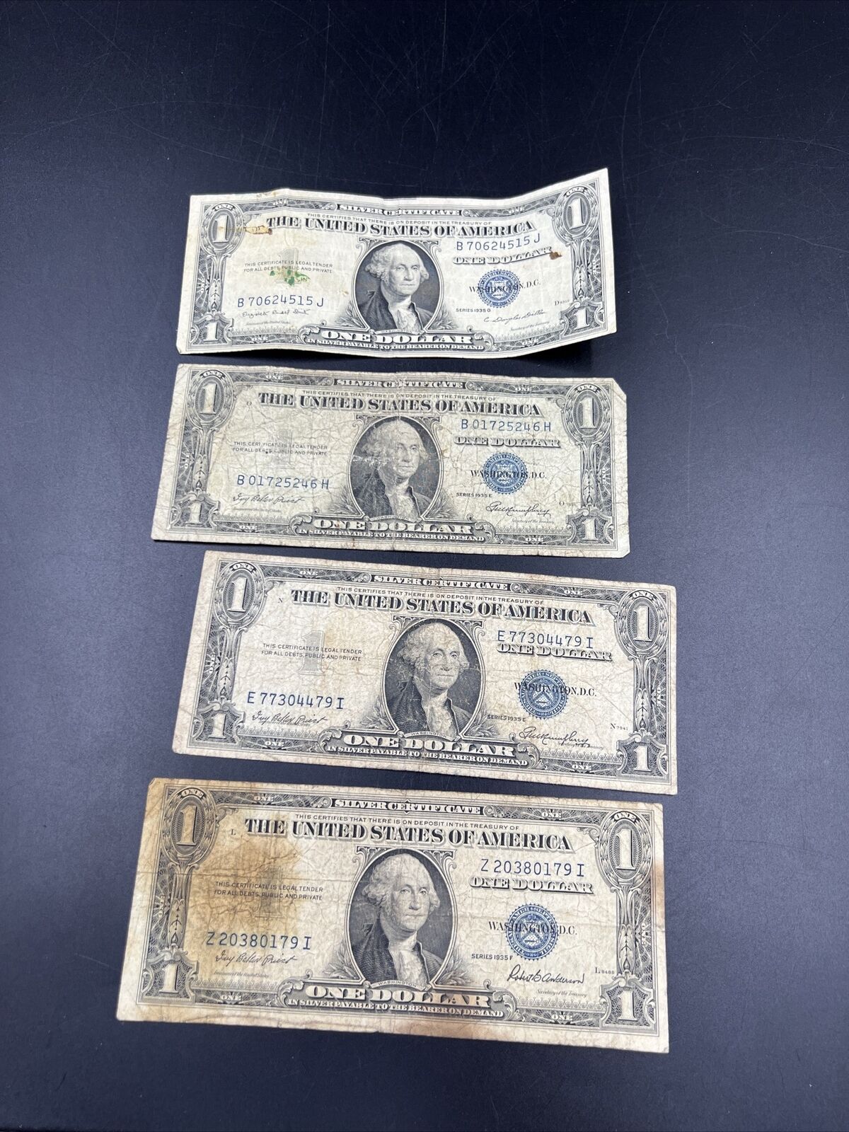 Lot of 4 1935 $1 Silver Certificate Blue Seal Notes VG Circ #515