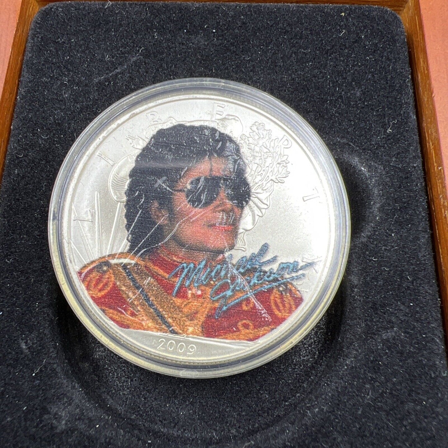 Officially Licensed Michael Jackson Signature 1 OZ 2009 American Silver Eagle