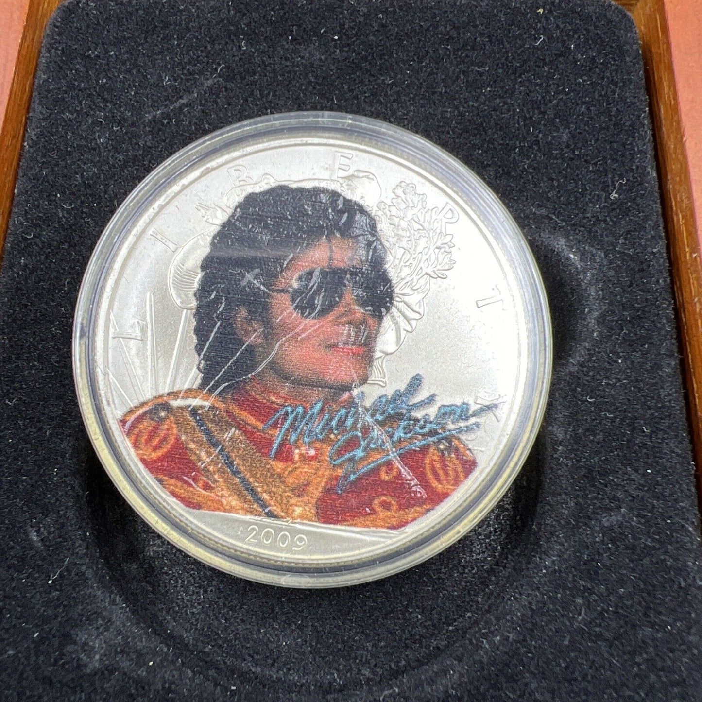 Officially Licensed Michael Jackson Signature 1 OZ 2009 American Silver Eagle