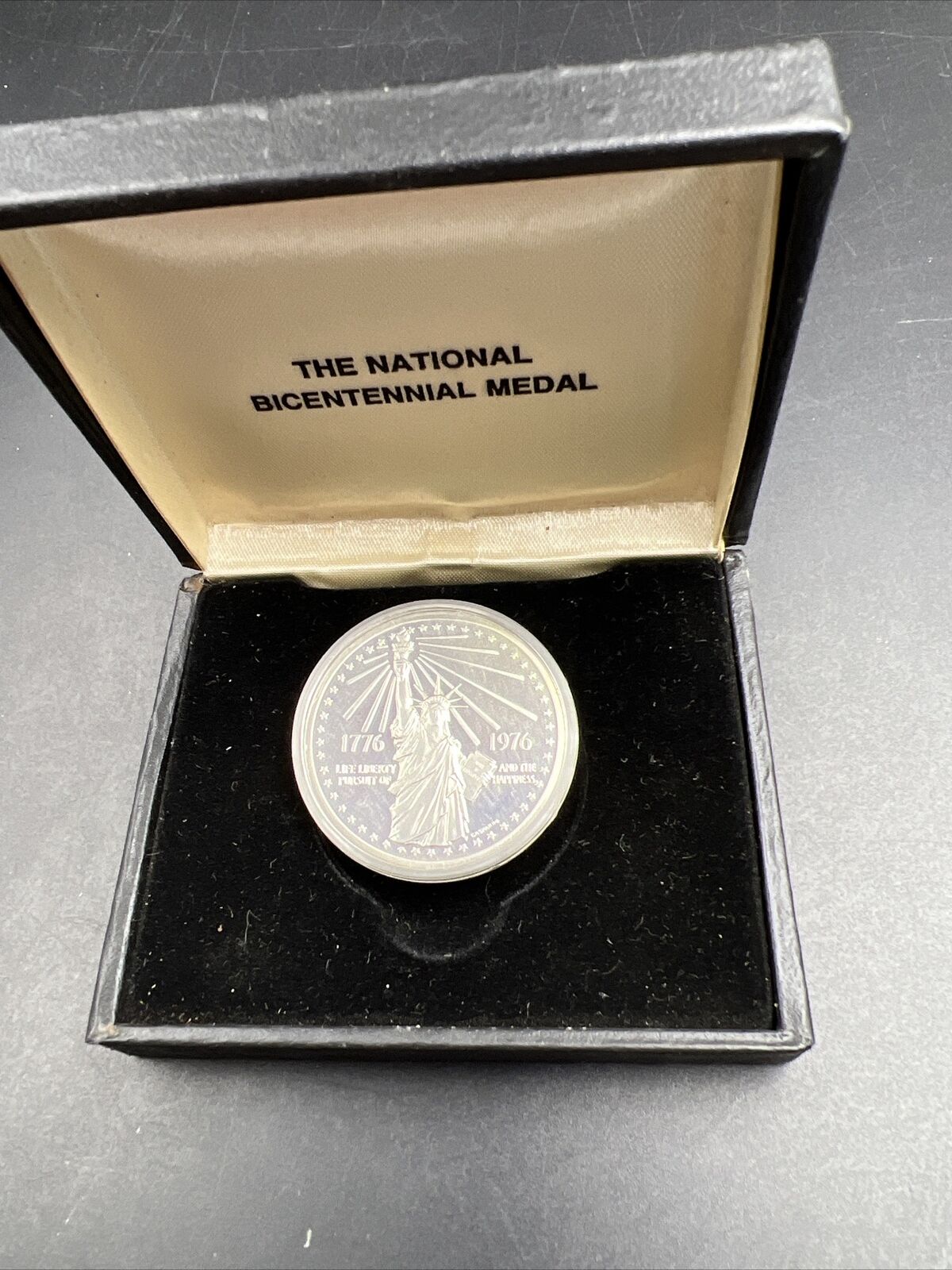 1976 National Bicentennial Commemorative Medal W/ Box